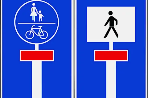 Zwei Verkehrszeichen Sackgasse: Links ein Kreis mit Frau und Kind über Fahrrad, rechts ein Fußgänger.