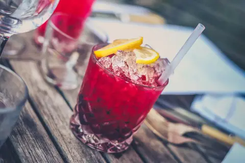 Najlepsze drinki z liczi, które zachwycą Twoje podniebienie