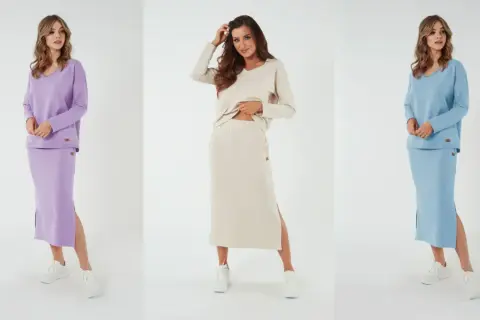 Trzy kobiety prezentują, jak nosić długie spódnice w pastelowych kolorach: liliowym, beżowym i błękitnym. Stylowe zestawy z bluzami i sneakersami.