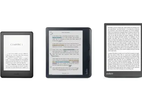 Trois liseuses affichant des livres numériques. L'une est une Kindle, une autre une Kobo, et la troisième une Vivlio.