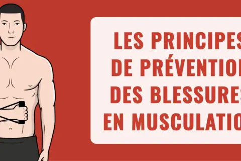 Un homme fait un échauffement muscu avec une bande élastique. Le texte indique "Les principes de prévention des blessures en musculation".