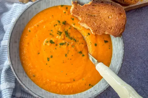 Rote Linsensuppe: Schnelles & einfaches Rezept für jeden Tag