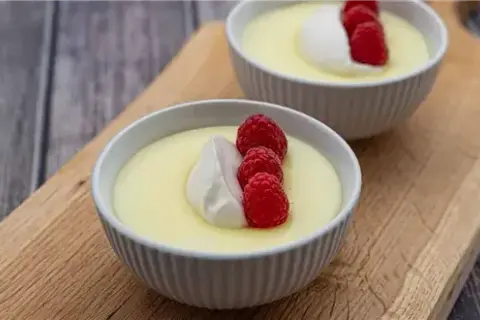 Co to jest pudding? Odkryj różnice między puddingiem a budyniem