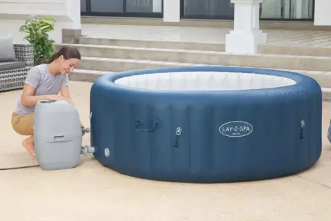 Jacuzzi ogrodowe: ile prądu zużywa i jak obniżyć rachunki?