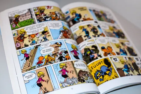 Kolorowy komiks dla 10 latka z zabawnymi postaciami i zwierzętami. Wesołe przygody na każdej stronie.