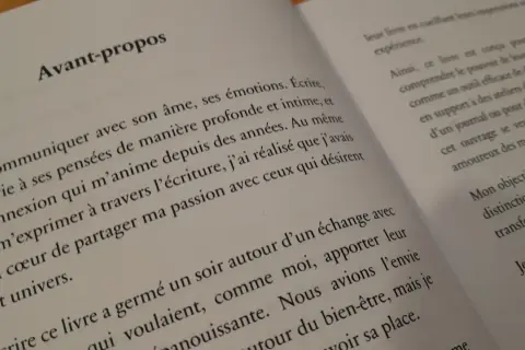 Exemple de préface d'un livre : "Avant-propos" sur une page, texte sur la connexion, la passion et le partage.