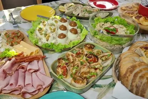 Idealny obiad urodzinowy? Przepisy i triki na udane przyjęcie!