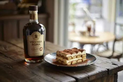 Jaki alkohol do herbaty? Odkryj najlepsze połączenia smakowe