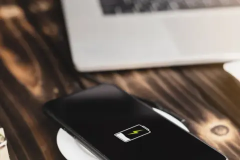 Czy tryb oszczędzania baterii niszczy baterię iPhone? Oto prawda!