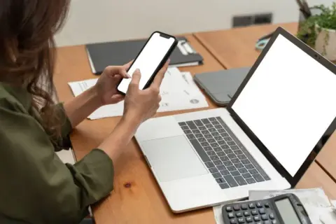 Jak odinstalować Facebooka i odzyskać kontrolę nad swoim czasem