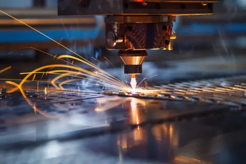Laser do Cięcia Blachy: Precyzja i Szybkość w Obróbce Metalu