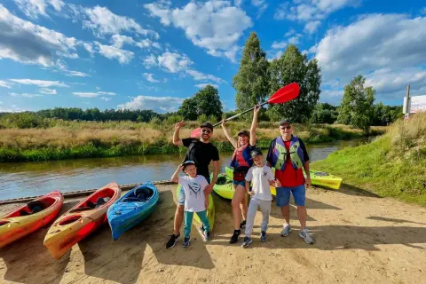Spływ kajakowy Małą Panwią: Trasy, ceny i porady - Twój przewodnik
