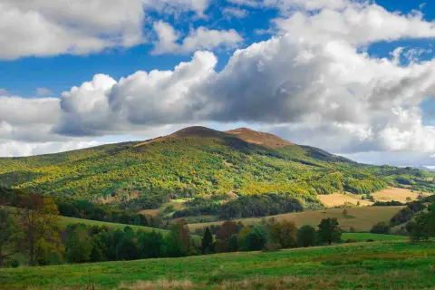 Ustrzyki Dolne: Atrakcje na każdą porę roku? Odkryj Bieszczady!