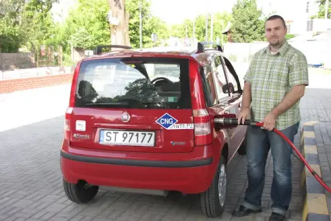 CNG - co to jest i dlaczego warto go używać w pojazdach?