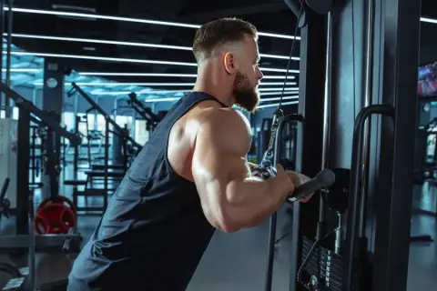 Ile trwa trening CrossFit? 60 minut i co w nich znajdziesz!