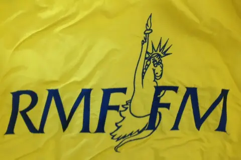 O której jest losowanie w RMF FM? Sprawdź godziny i zmiany!