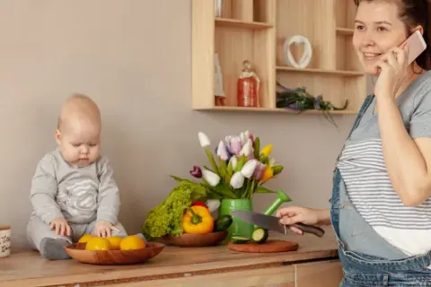 Czego nie wolno jeść po porodzie? Unikaj tych produktów dla zdrowia dziecka