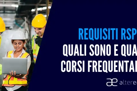 Tre operai con caschi e giubbotti ad alta visibilità discutono guardando un laptop. Il testo recita "Requisiti RSPP: quali sono e quali corsi frequentare".