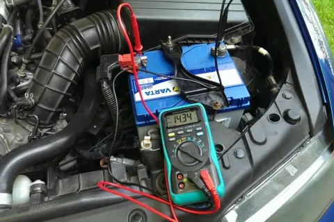 Akumulator Honda Accord VII 2.0 benzyna: Precyzyjny dobór i wymiana
