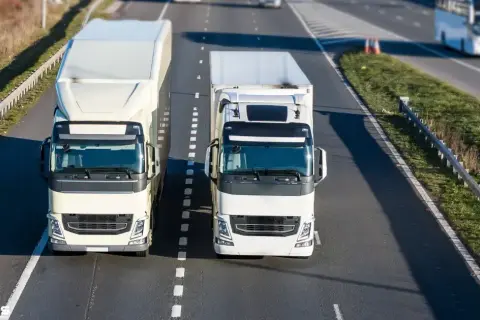 Ile płaci spedycja za km TIR? Stawki, koszty i porady eksperta