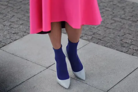 Jakie skarpetki do szpilek, aby uniknąć dyskomfortu i podkreślić styl?