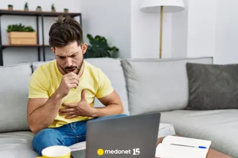 Kiedy kaszel do lekarza? Sygnały alarmowe, których nie możesz ignorować