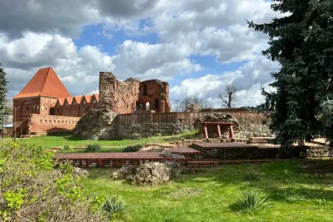 Zamek w Toruniu: Fascynująca historia i tajemnice krzyżackiej budowli