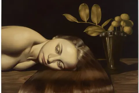 Anna Weyant's painting, reminiscent of a classical still life, features a reclining nude with long, flowing hair beside a vase of golden flowers. Larry Gagosian would appreciate this work.