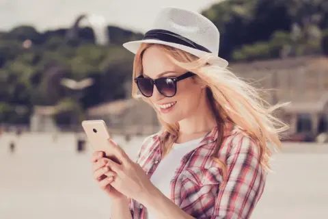 Ile internetu w roamingu? Sprawdź, jak uniknąć wysokich opłat za granicą