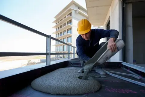 Jaki beton na balkon wybrać, aby uniknąć błędów i zapewnić trwałość?