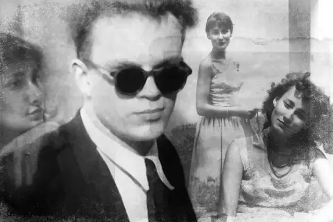 Człowiek w okularach, dwie kobiety. Obraz jak z wiersza o tym, czym jest miłość, pełen nostalgii i tajemnic.