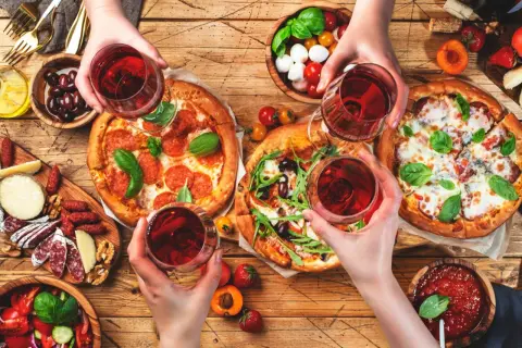 Jak w dym pizza & wino - wyjątkowe smaki w Bolesławcu, które musisz spróbować