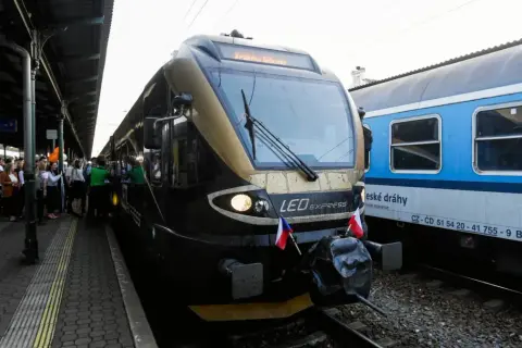 Leo Express Kraków: Autobusy czy pociągi? Znajdź swój odjazd!