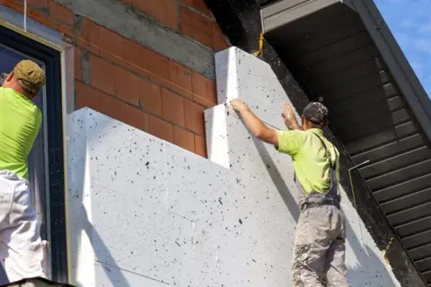 Ile styropianu na fundament? Obliczamy krok po kroku