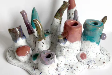 Rzeźba ceramiczna: unikalne dzieła sztuki i ich wartość artystyczna