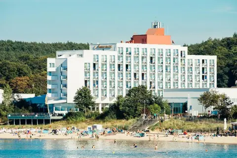 Amber Baltic Międzyzdroje, część Vienna House, to hotel z widokiem na plażę i morze.