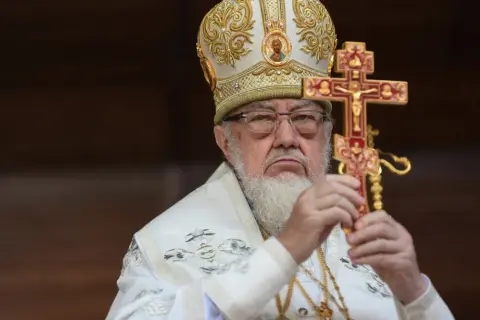 Kto jest głową kościoła prawosławnego i jak wygląda jego hierarchia?