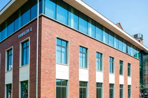 Uniwersytet Ekonomiczny w Krakowie Rakowicka – lokalizacja i oferta studiów