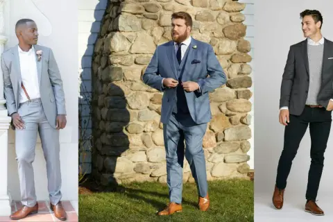 Drei Männer in Anzügen. Links ein Mann in einem hellgrauen Anzug mit braunen Schuhen. Mitte ein Mann in einem blauen Anzug mit braunen Schuhen. Rechts ein Mann in einem grauen Sakko, schwarzer Hose und braunen Schuhen.