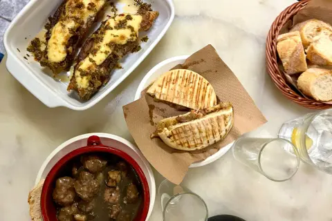 Almuerzo en España: ¿Tentempié o comida principal? Desvela el misterio