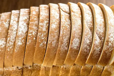 Czy chleb żytni ma gluten? Dowiedz się, czy jest bezpieczny dla Ciebie