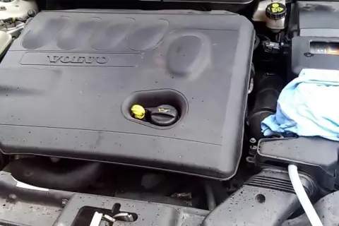 Volvo V50 DPF: Gdzie ukryto zbiornik płynu? Znajdź go sam!