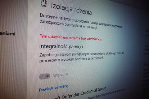Ekran Windows 11 z ustawieniami "Izolacja rdzenia" i "Integralność pamięci".