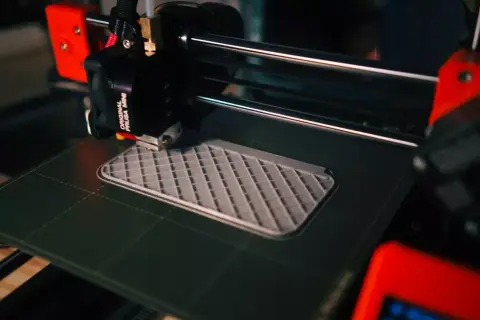Drukarka 3D: Ile kosztuje start? Całkowity budżet i ukryte koszty.