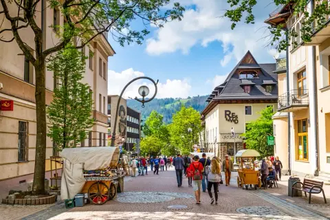 Zakopane Krupówki: Atrakcje, jedzenie, parking. Planuj wizytę!