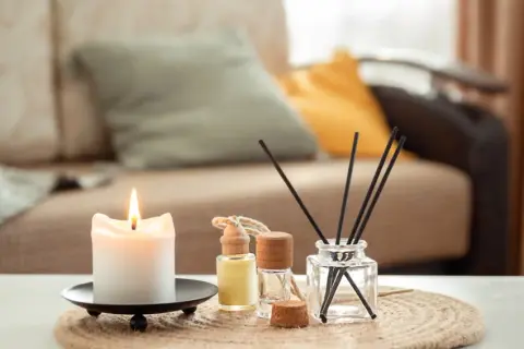 Świeczki o zapachu perfum – luksusowe aromaty do Twojego wnętrza