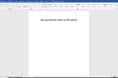 Jak wyjustować tekst w Wordzie? Pytanie widoczne na ekranie edytora tekstu.