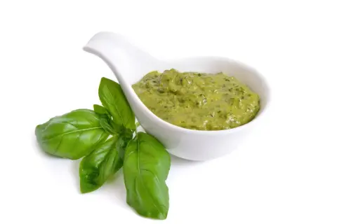 Pesto: Odkryj sekrety, rodzaje i wszechstronność w kuchni