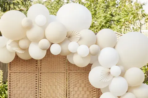 Ile balonów na girlandę? Kalkulator i sekrety idealnej dekoracji