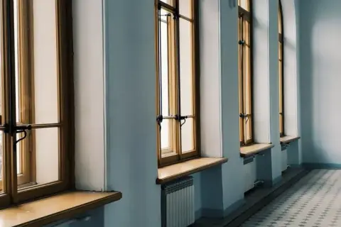 Ile kosztuje przepisanie mieszkania u notariusza? Sprawdź ukryte opłaty